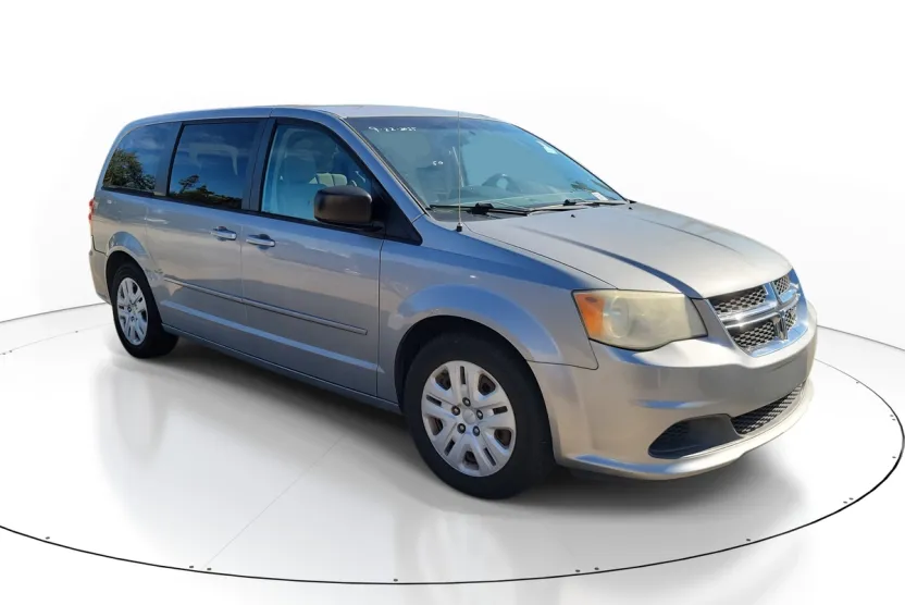 2013 Dodge Grand Caravan SE photo 1