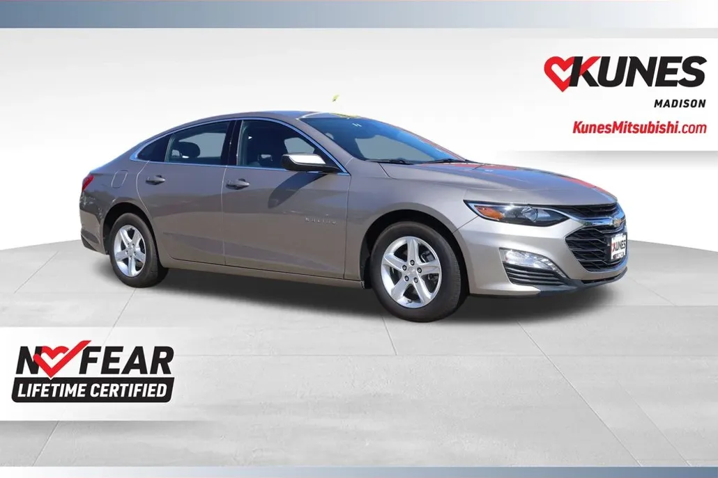 2024 Chevrolet Malibu 1LT photo 1