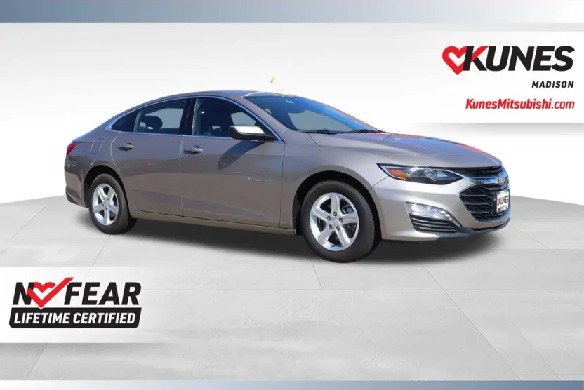 2024 Chevrolet Malibu 1LT photo 1