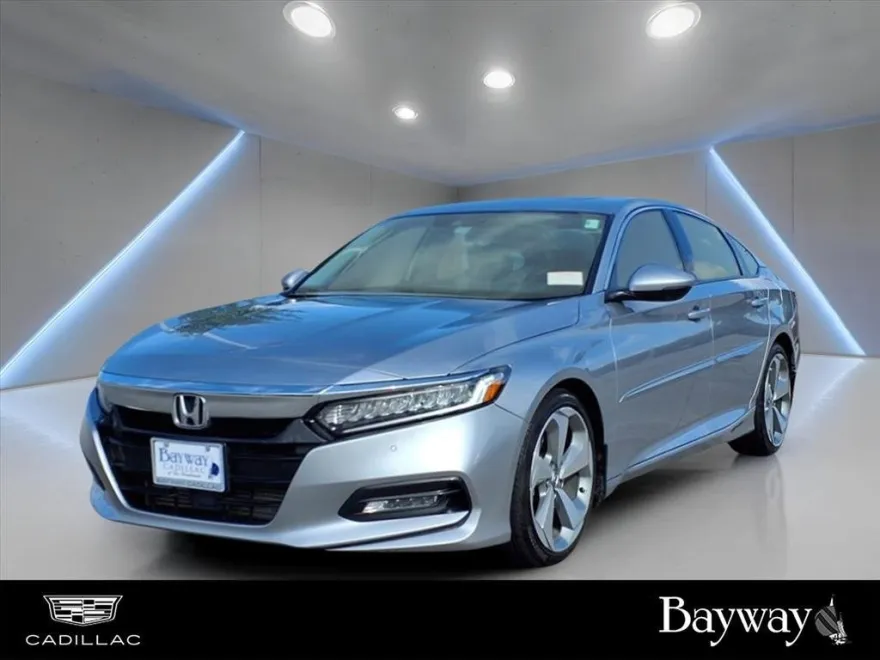 2018 Honda Accord Touring 1.5T photo 1