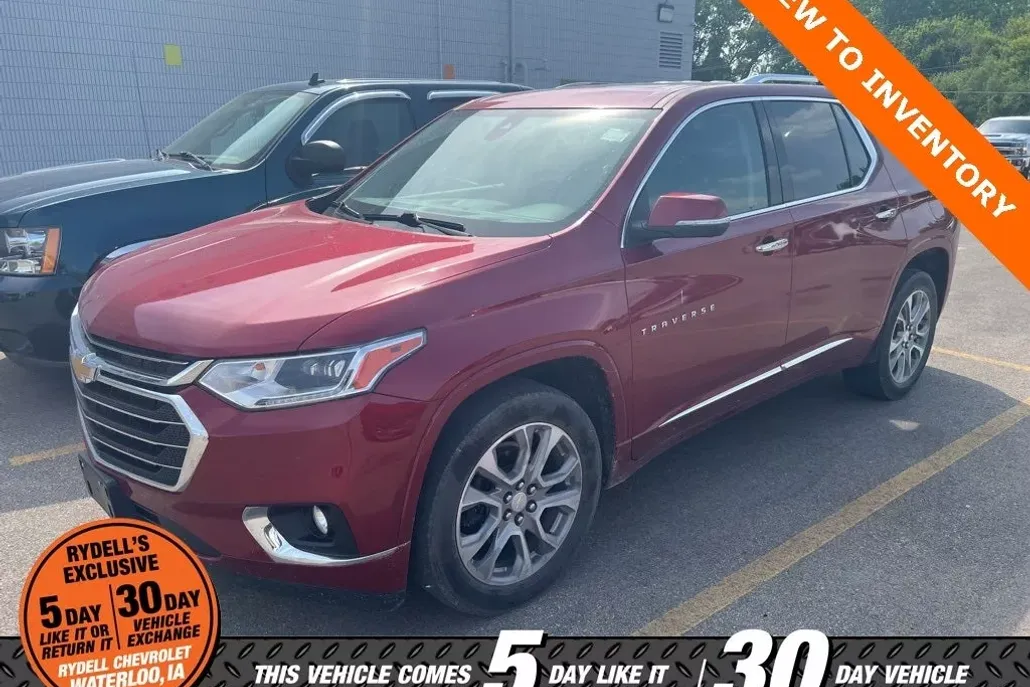 2021 Chevrolet Traverse Premier photo 1