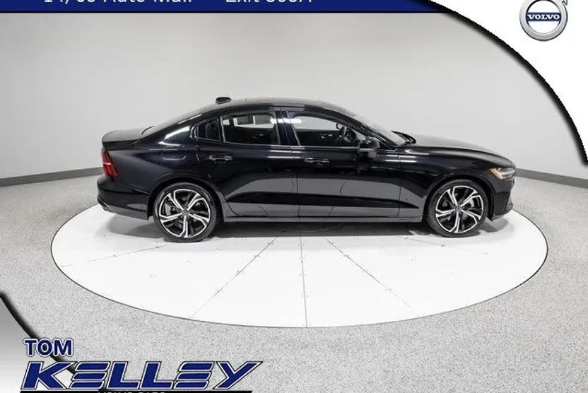 2025 Volvo S60 B5 Core photo 1