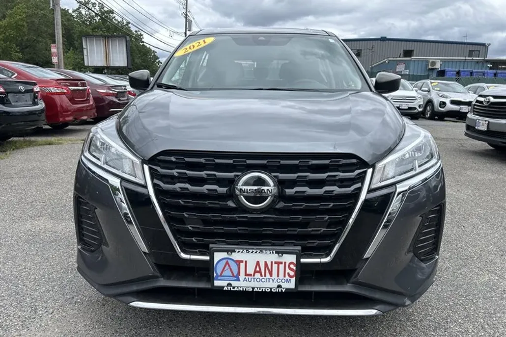 2021 Nissan Kicks S photo 1