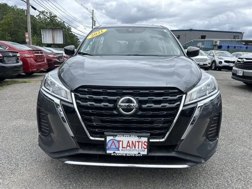 2021 Nissan Kicks S photo 1