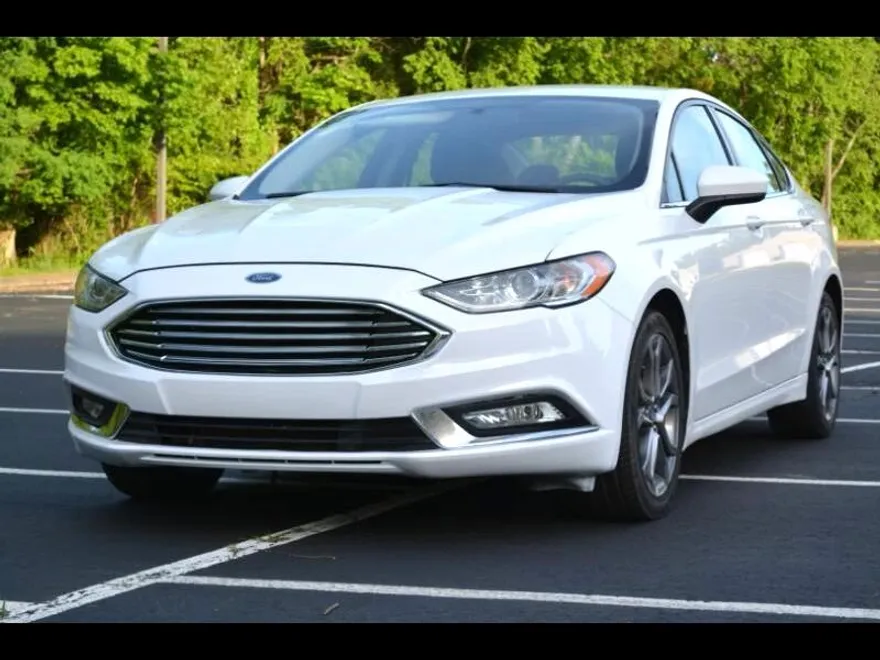 2017 Ford Fusion S photo 1