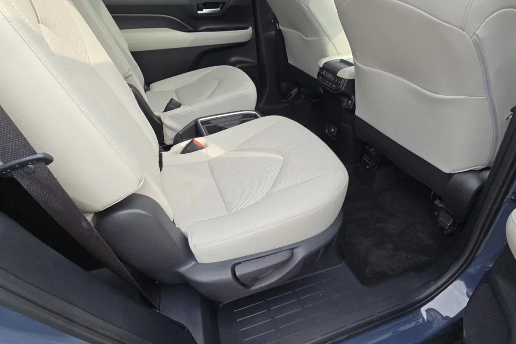 2024 Toyota Grand Highlander Platinum photo 1