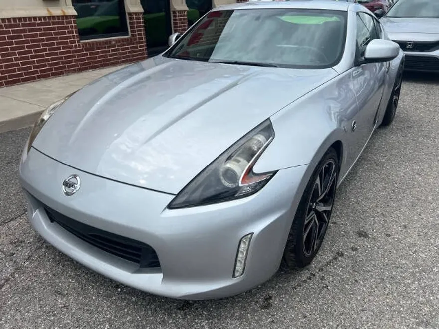 2019 Nissan 370Z Sport Touring photo 2
