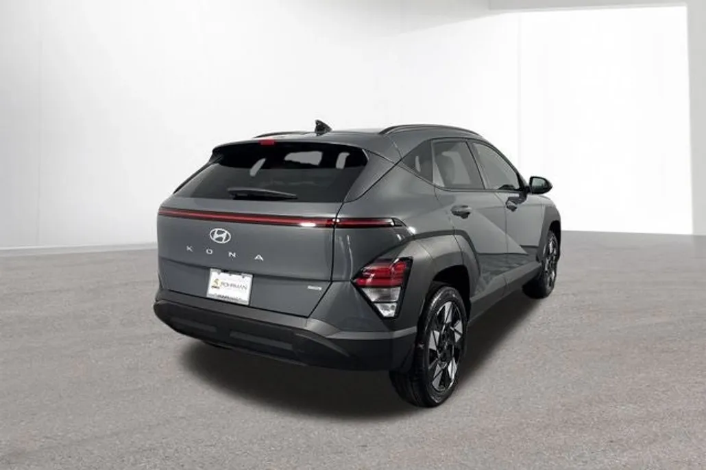 2025 Hyundai Kona SEL photo 1