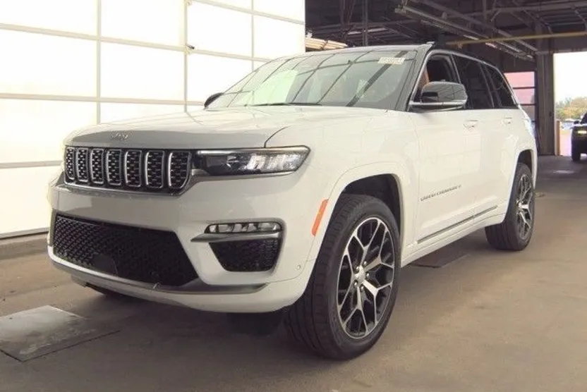 2024 Jeep Grand Cherokee Summit photo 1