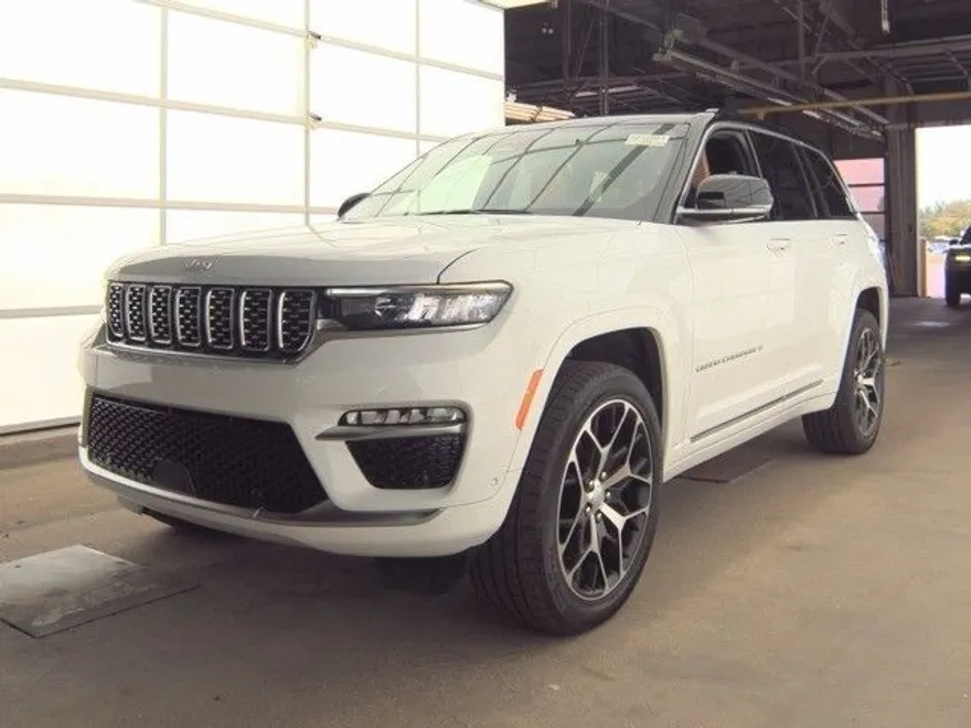 2024 Jeep Grand Cherokee Summit photo 1