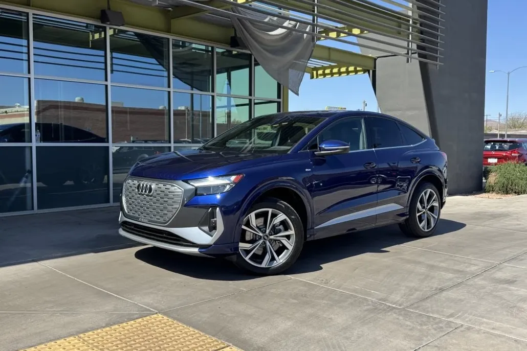2023 Audi Q4 E-tron Sportback Premium Plus photo 1