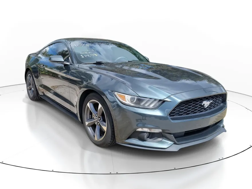 2015 Ford Mustang V6 photo 1