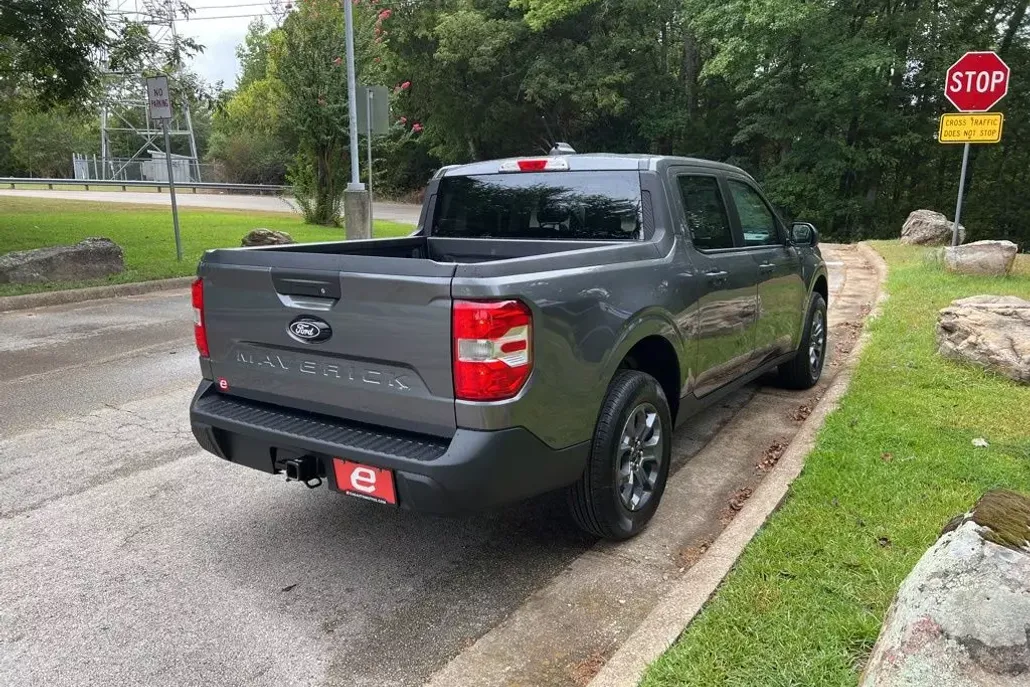 2025 Ford Maverick XLT photo 1