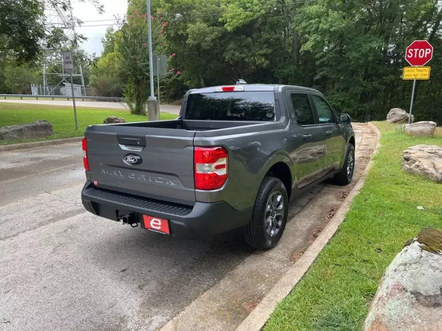 2025 Ford Maverick XLT photo 1