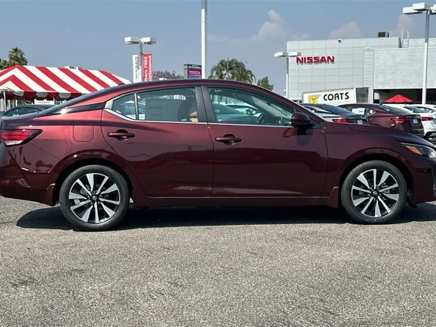 2025 Nissan Sentra SV photo 1