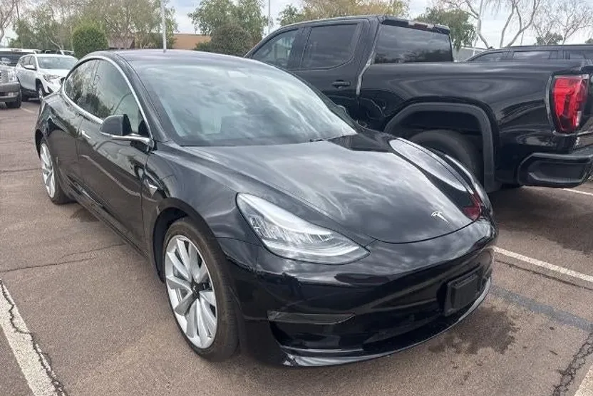 2019 Tesla Model 3 Long Range photo 1