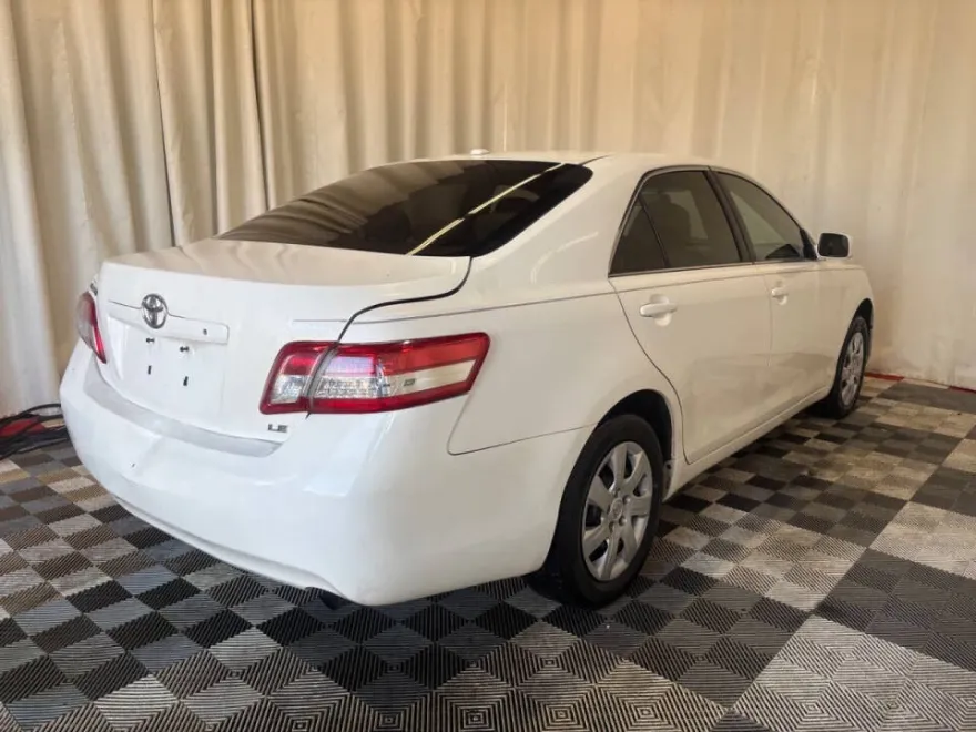 2011 Toyota Camry Base photo 1