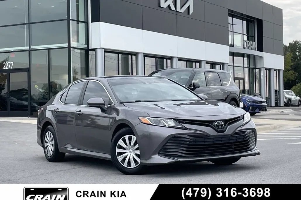 2020 Toyota Camry L photo 1