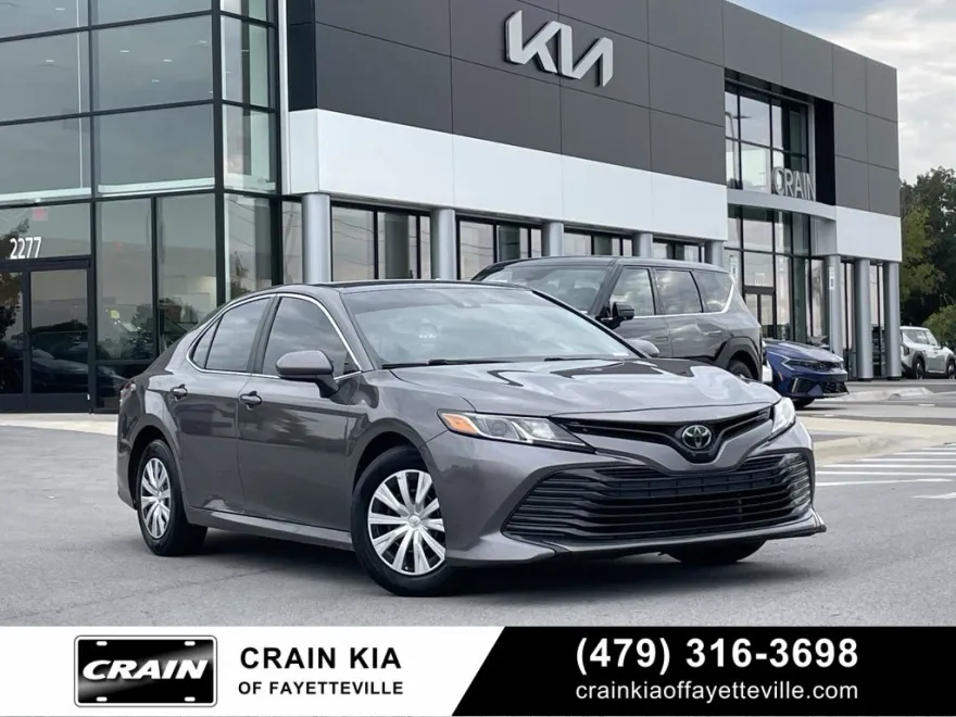 2020 Toyota Camry L photo 1