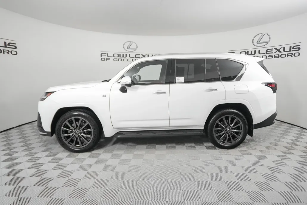 2025 Lexus LX 600 F SPORT Handling photo 1