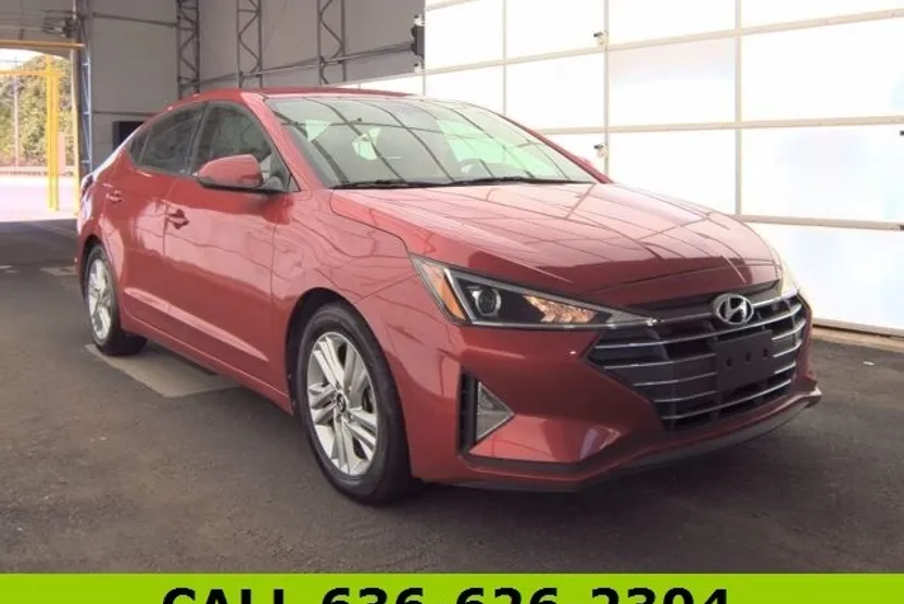 2020 Hyundai Elantra SEL photo 1