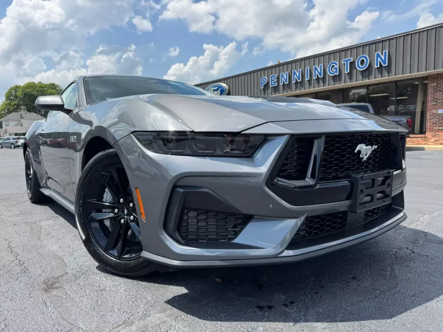2025 Ford Mustang GT photo 1