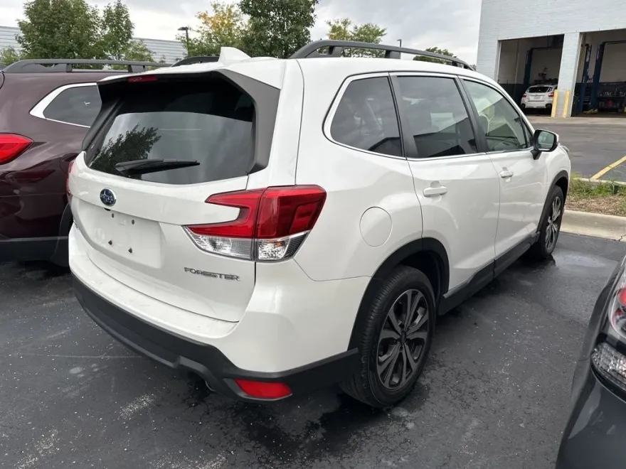 2023 Subaru Forester Limited photo 1