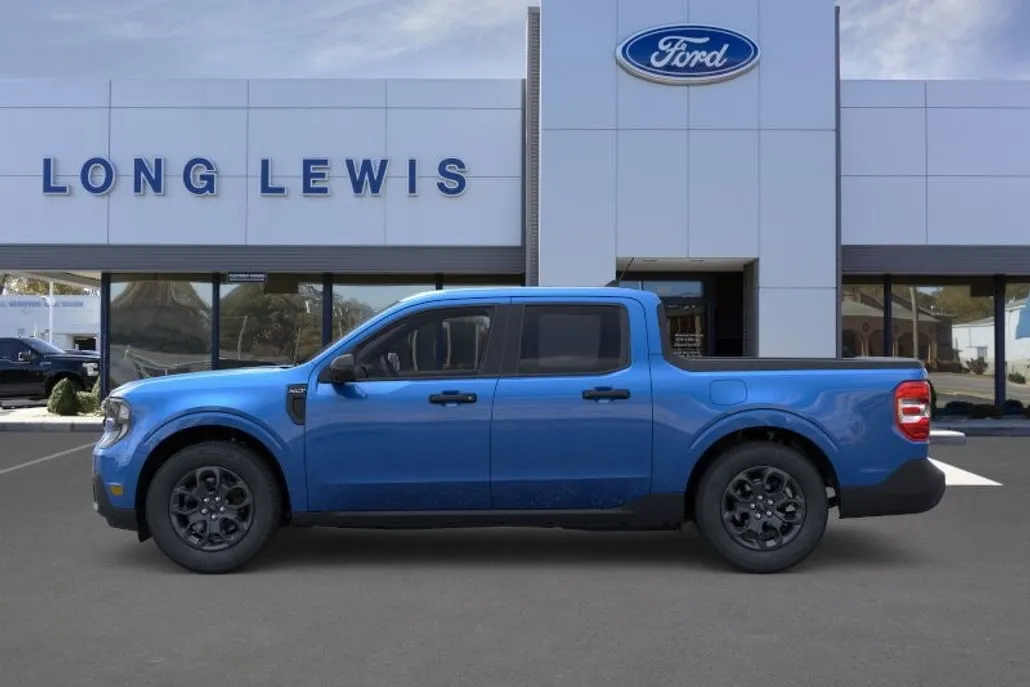 2025 Ford Maverick XLT photo 1