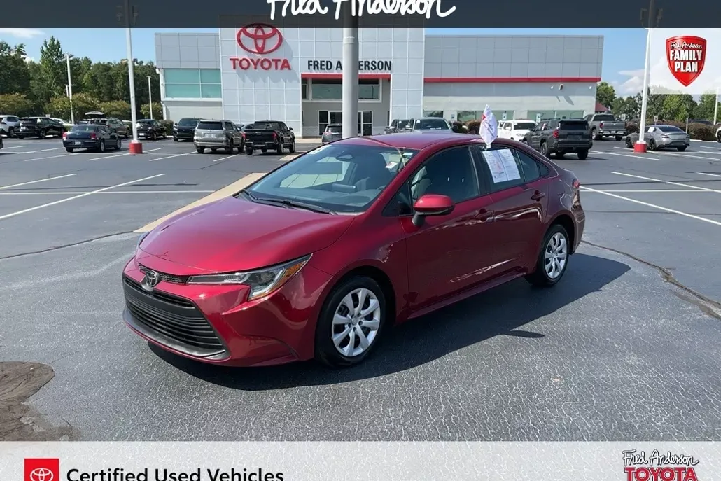 2023 Toyota Corolla LE photo 1
