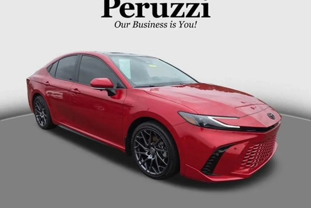 2025 Toyota Camry LE photo 1