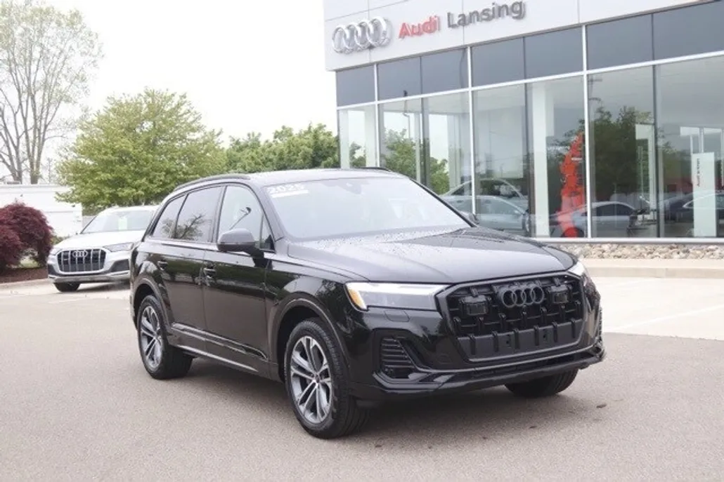2025 Audi Q7 45 Premium Plus photo 1