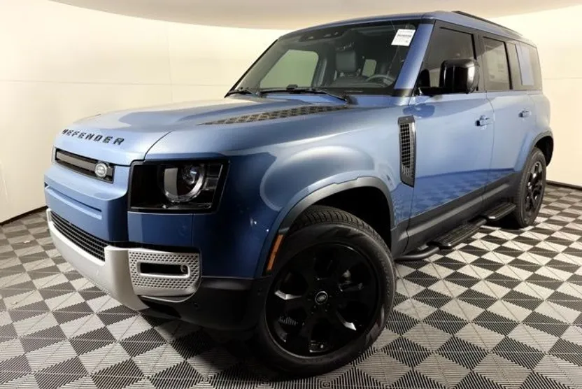 2025 Land Rover Defender 110 S photo 1