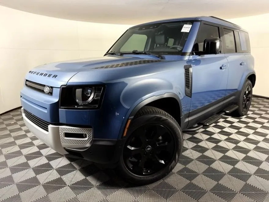 2025 Land Rover Defender 110 S photo 1