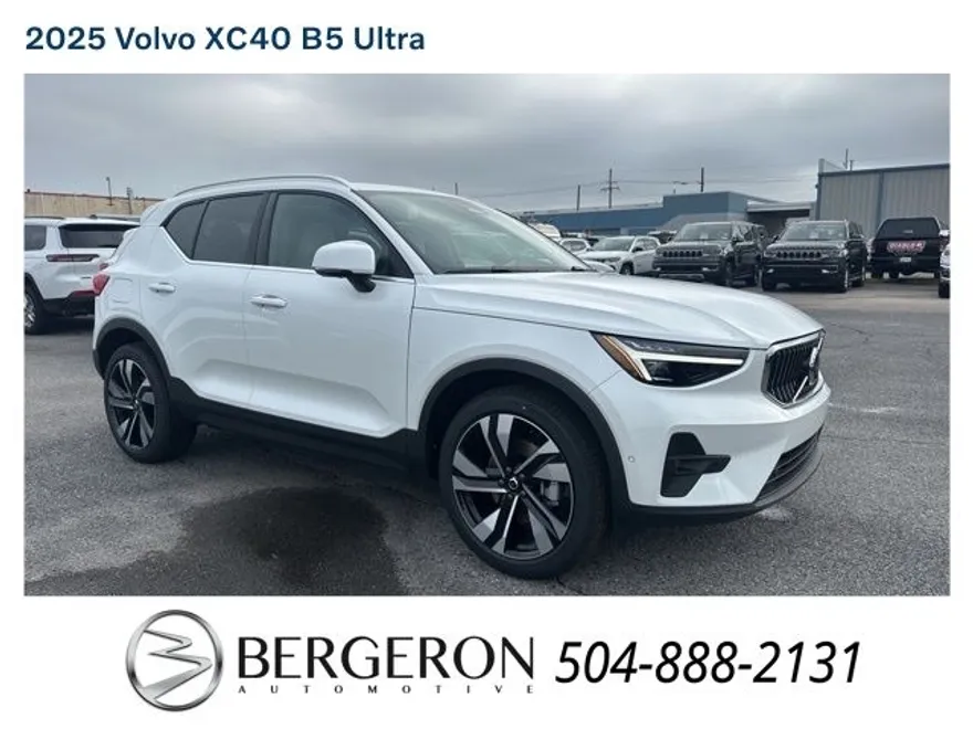 2025 Volvo XC40 photo 1