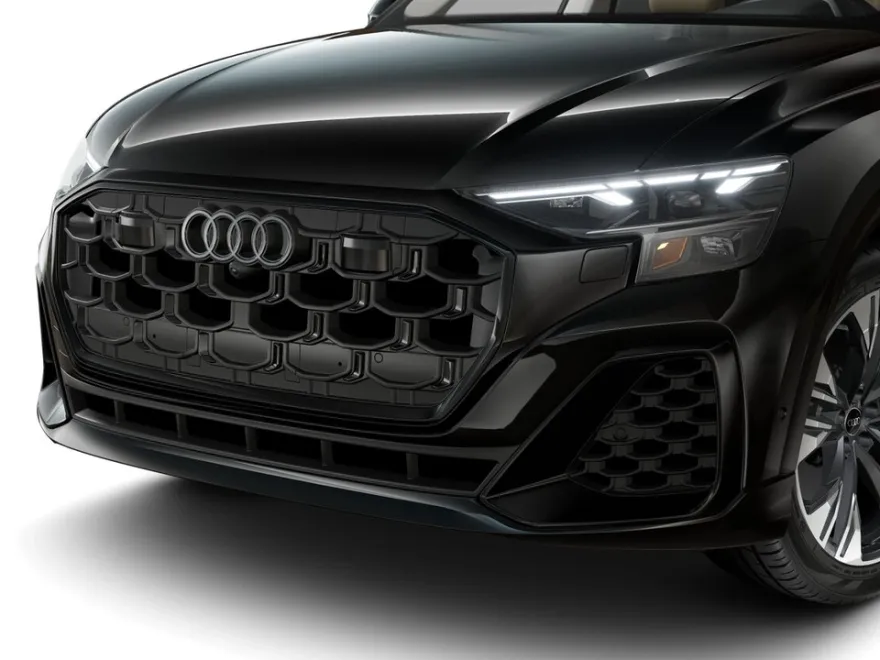 2025 Audi Q8 55 Premium Plus photo 2
