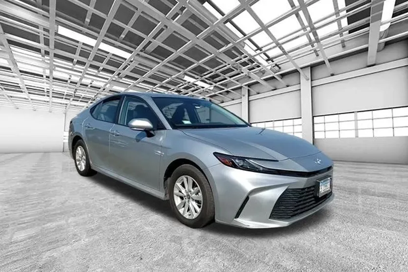 2025 Toyota Camry LE photo 1