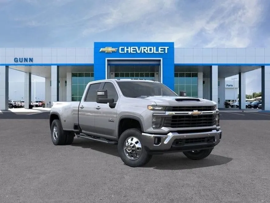 2026 Chevrolet Silverado 3500HD LT photo 1