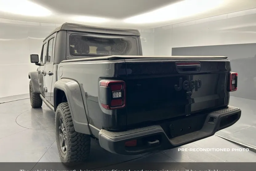 2021 Jeep Gladiator Sport Willys photo 1
