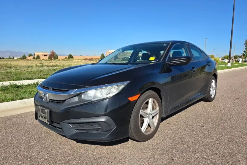 2017 Honda Civic LX photo 1