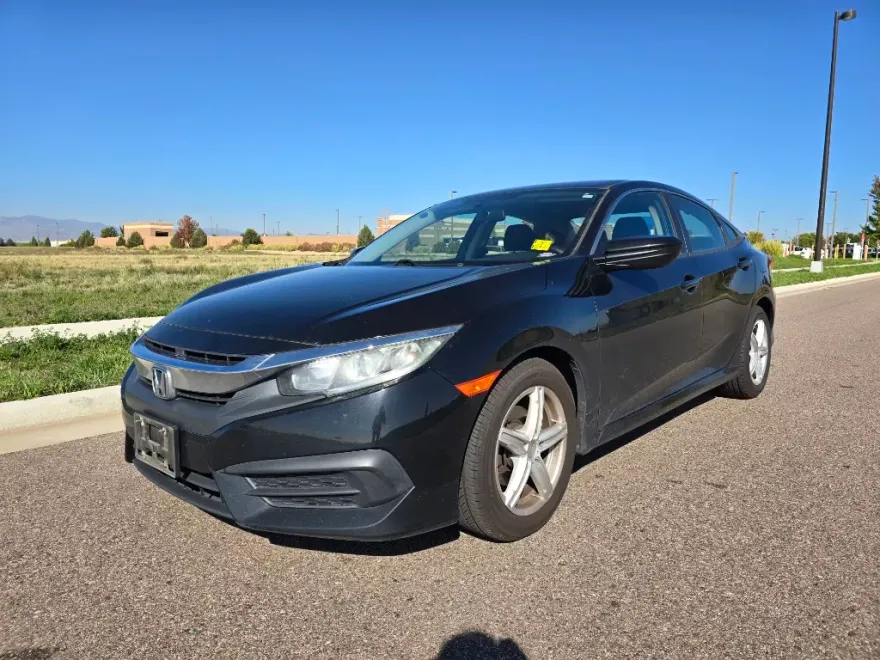 2017 Honda Civic LX photo 1