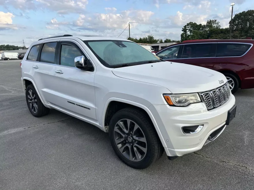 2017 Jeep Grand Cherokee Overland photo 1