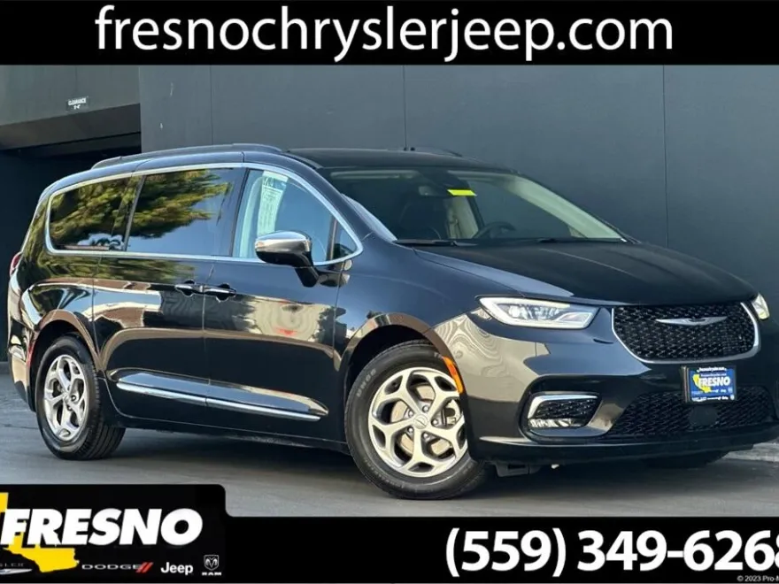 2023 Chrysler Pacifica Limited photo 1