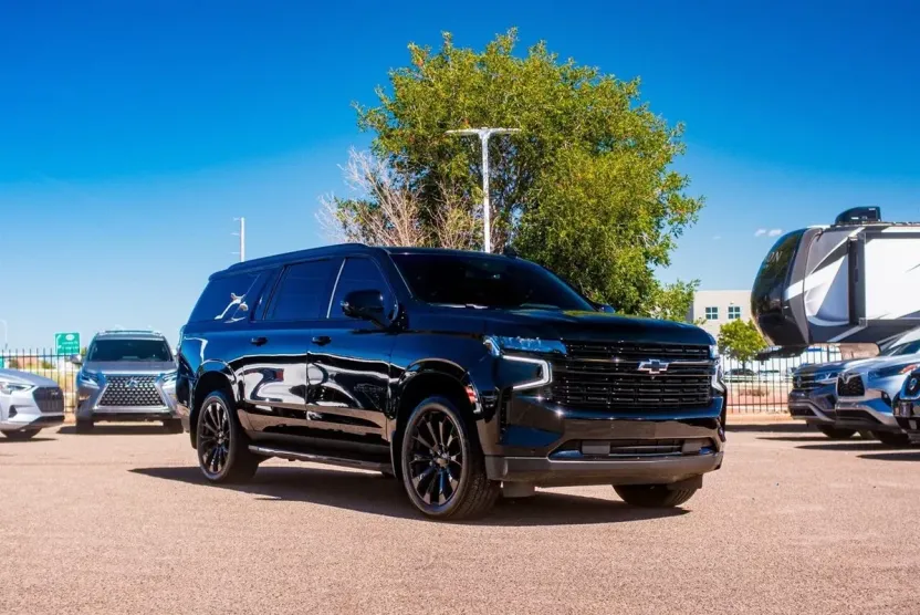 2024 Chevrolet Suburban RST photo 1