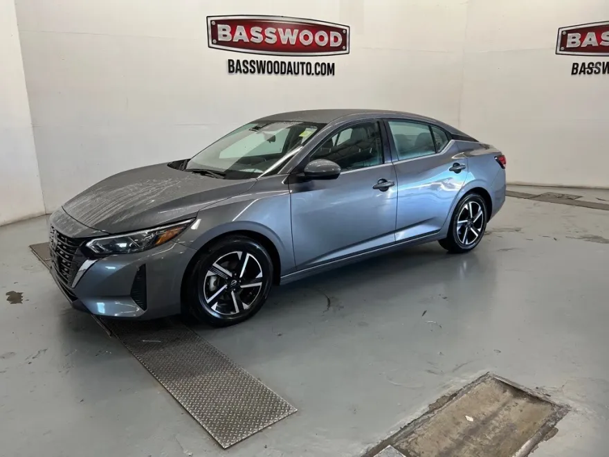 2024 Nissan Sentra SV photo 1