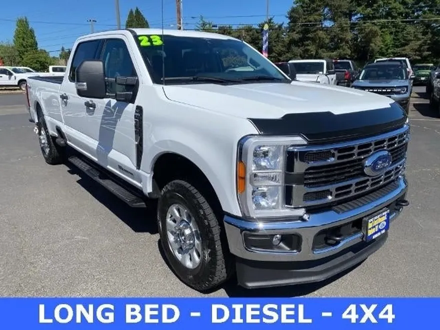 2023 Ford F-350 XLT photo 1
