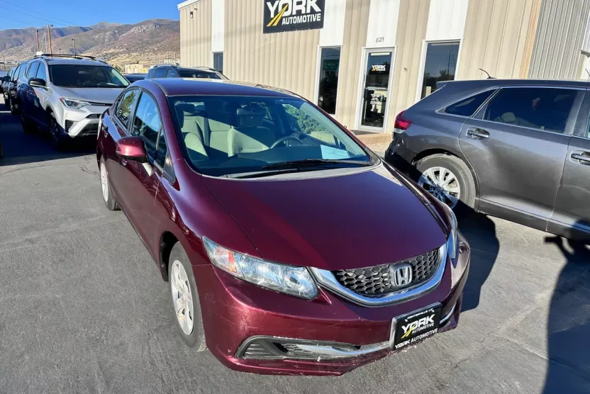 2013 Honda Civic LX photo 1