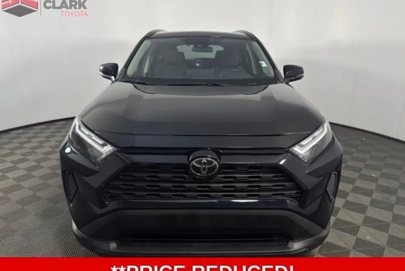 2022 Toyota RAV4 Hybrid XLE Sport photo 1