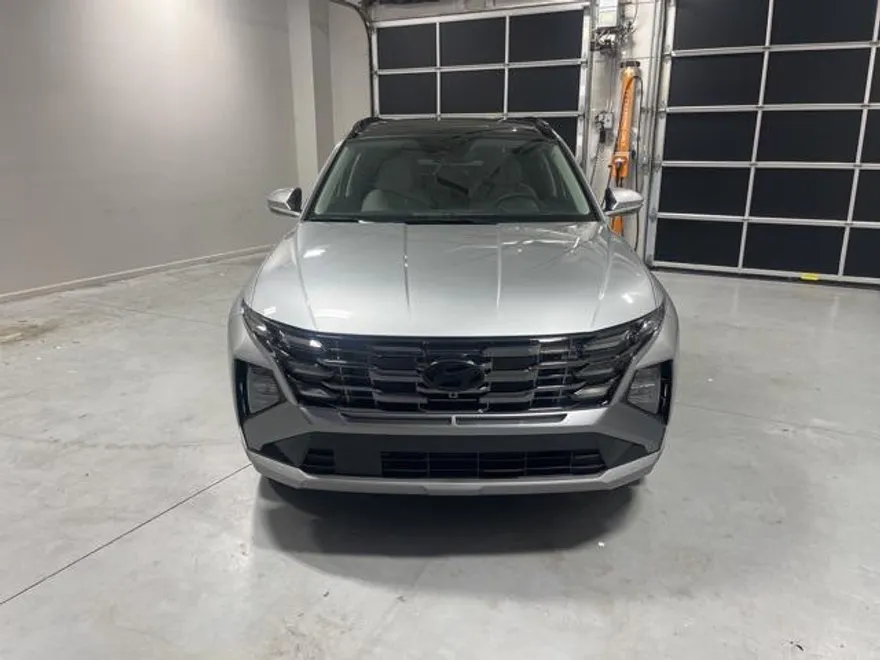 2025 Hyundai Tucson Limited photo 1