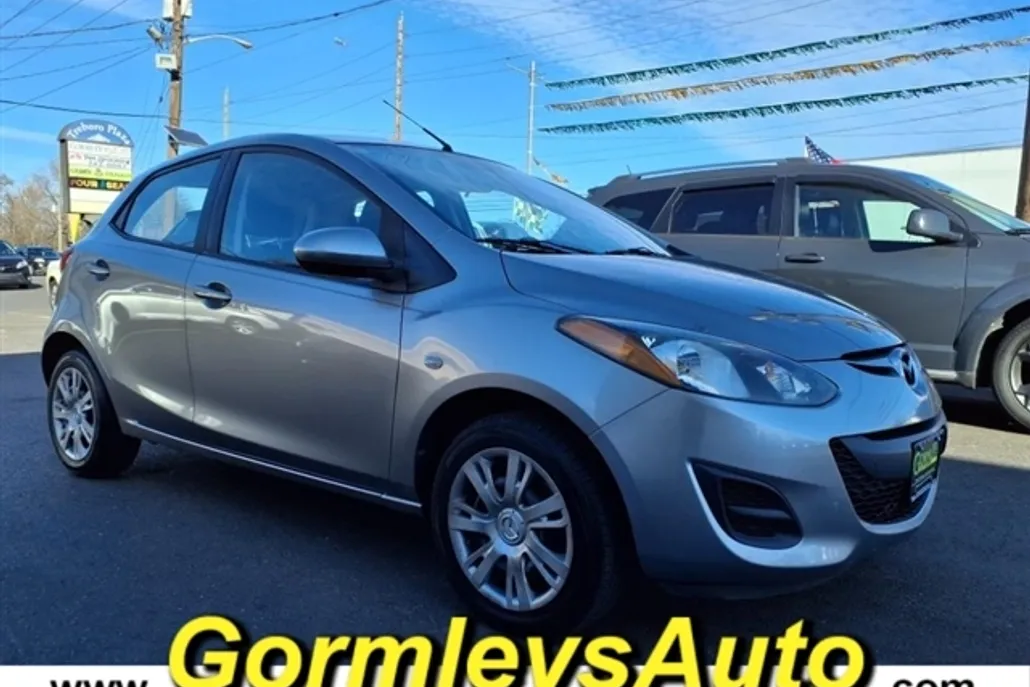 2012 Mazda Mazda2 Sport photo 1