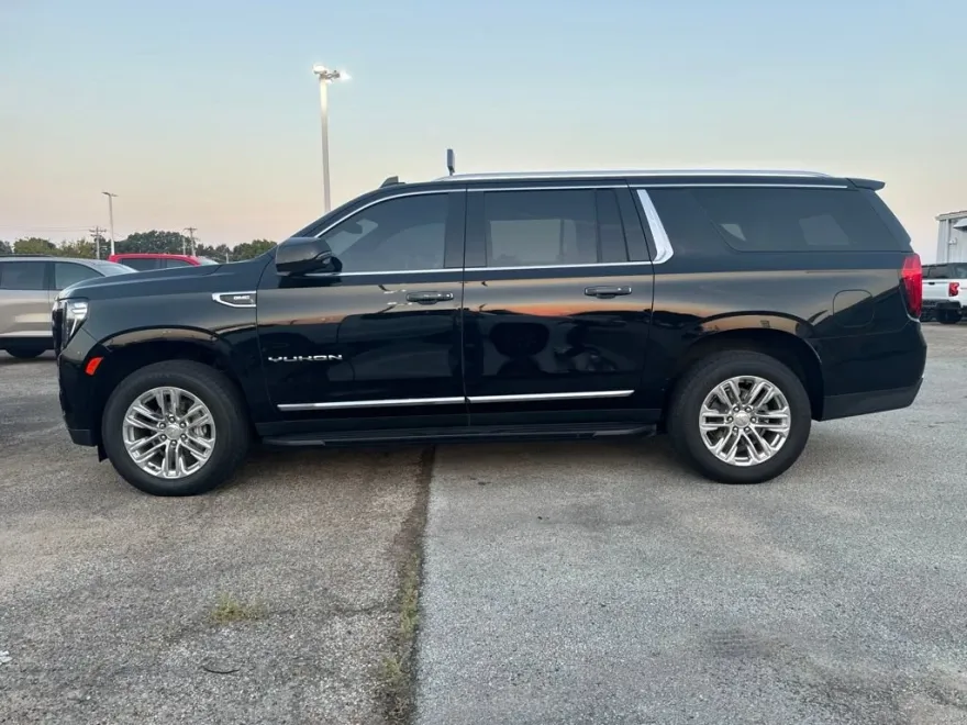 2022 Gmc Yukon XL SLT photo 1
